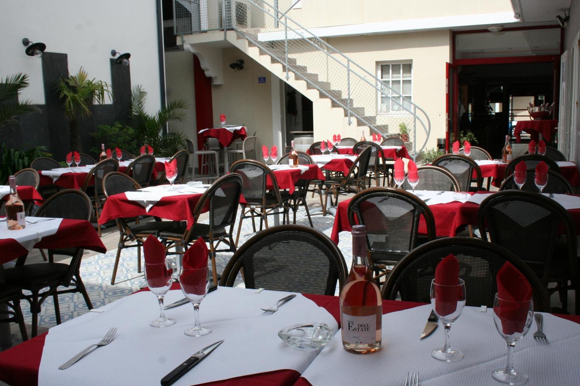 Hotel Les Italiens Бискаррос Экстерьер фото